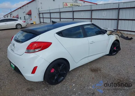 2015 Hyundai Veloster z USA, uszkodzony, nr VIN KMHTC6AD8FU244713